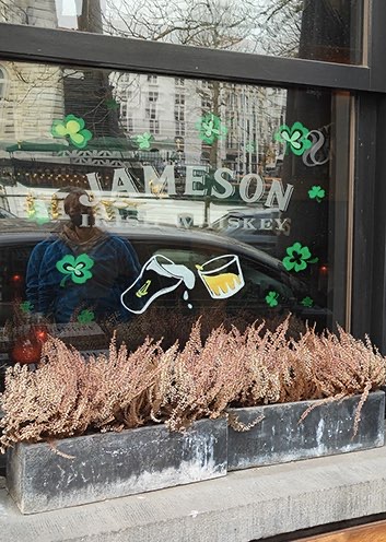 windowpainting14 s.jpg